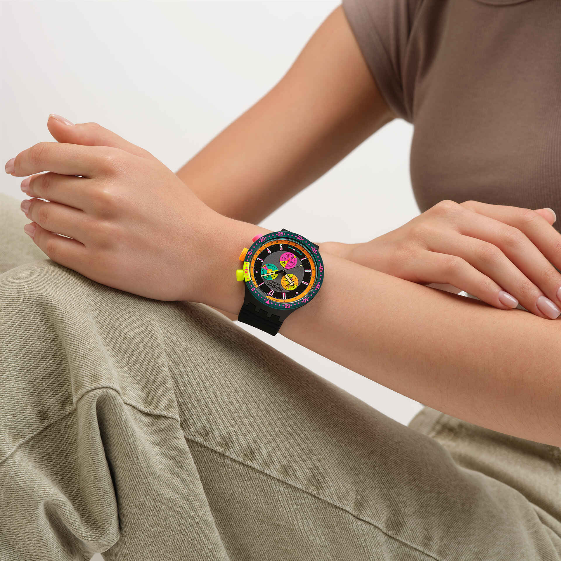 SB02B104 SWATCH NEON SEPPIA