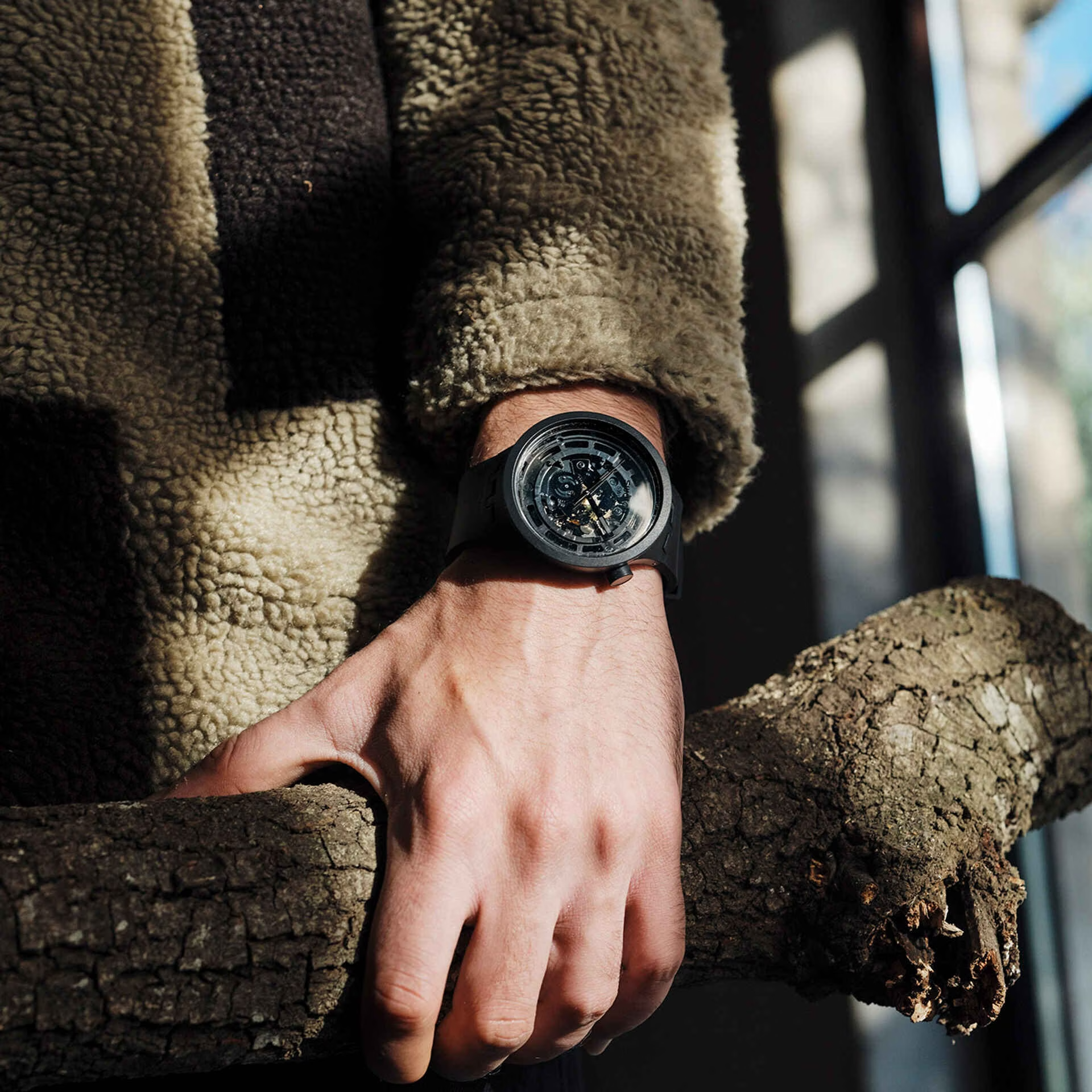 SWATCH C-BLACK SB03B100