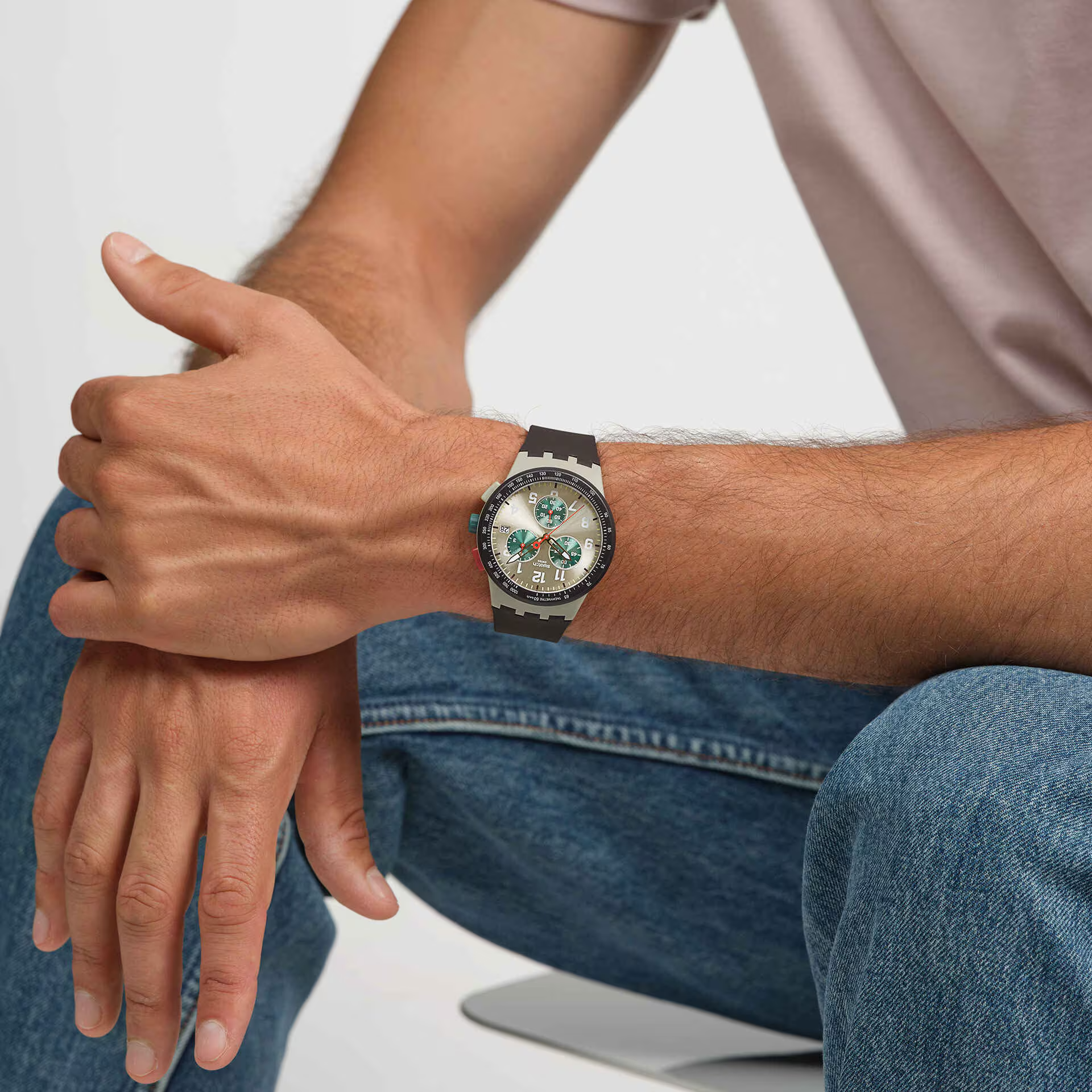 SWATCH OBSIDIAN INK SUST402