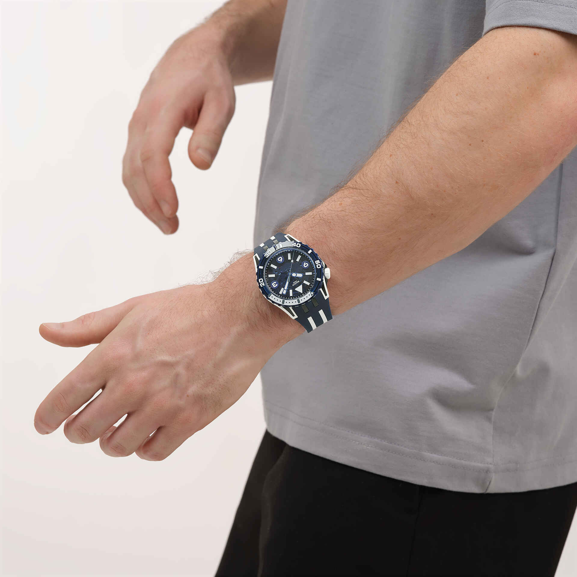 SWATCH SCUBAQUA SEA WASP SSCU09N100